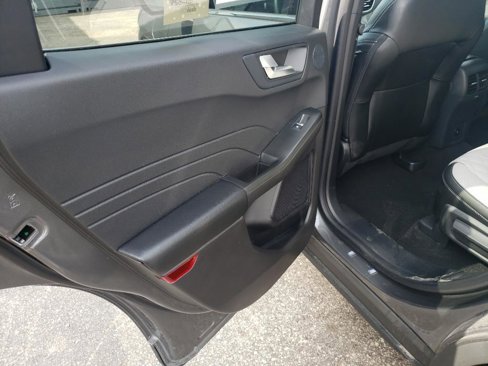 Used 2024 Ford Escape SE w/ PHEV Premium Package image 17