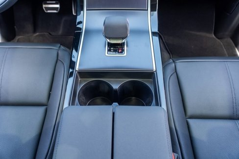 New 2026 Land Rover Range Rover Velar Dynamic SE image 18