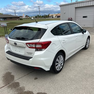 Used 2017 Subaru Impreza 2.0i image 4
