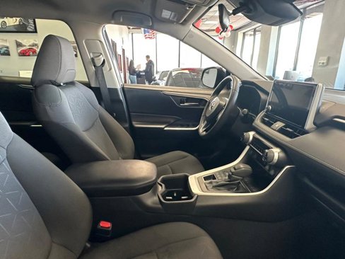 Used 2023 Toyota RAV4 XLE image 32