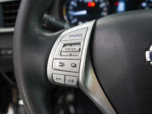 Used 2016 Nissan Rogue SV image 22