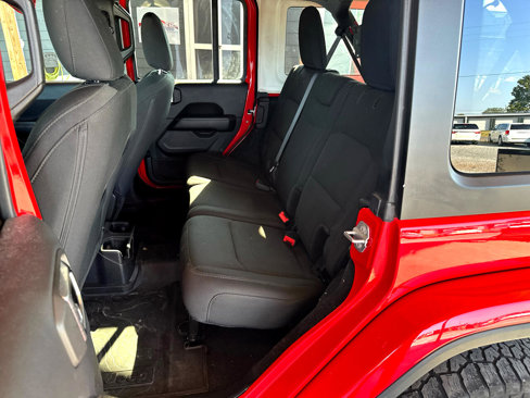 Used 2018 Jeep Wrangler Unlimited Sahara w/ Dual Top Group image 36