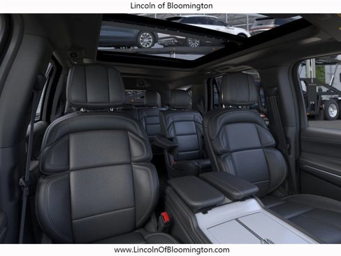 New 2025 Lincoln Navigator Reserve image 10