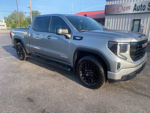 Used 2025 GMC Sierra 1500 Elevation w/ Elevation Premium Package image 3