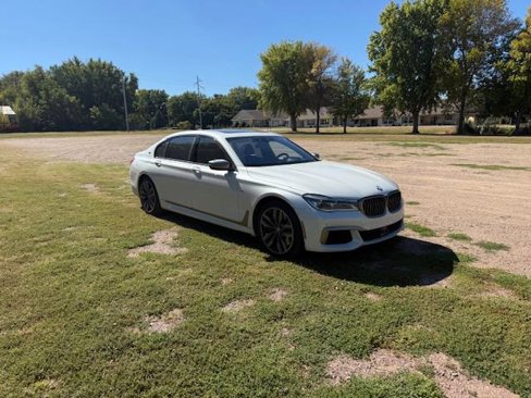 Used 2019 BMW M760i xDrive image 3