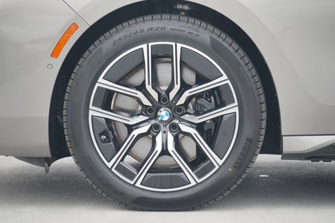 New 2026 BMW 740i w/ Premium Package image 5