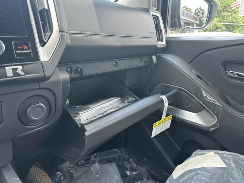 Used 2025 Nissan Frontier SV w/ SV Convenience Package image 15