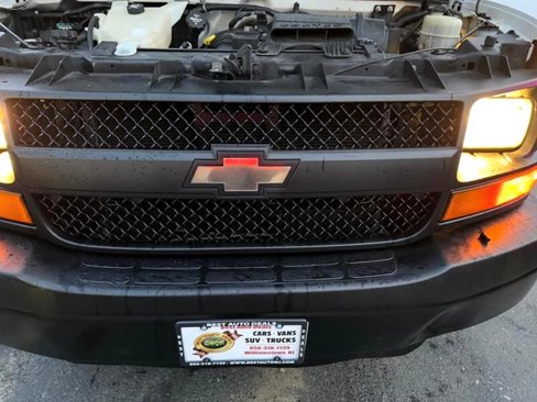 Used 2016 Chevrolet Express 2500 image 37