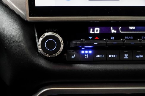 Used 2024 Toyota Sequoia Platinum image 30