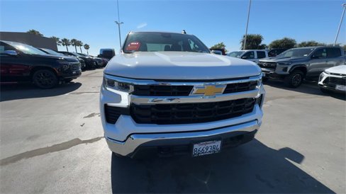 Used 2025 Chevrolet Silverado 1500 LT image 3