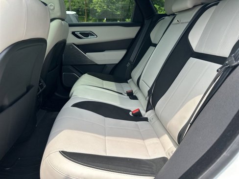 Used 2022 Land Rover Range Rover Velar R-Dynamic S image 16