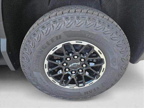 New 2026 Chevrolet Silverado EV Trail Boss image 9