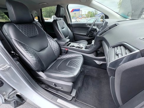 Used 2023 Ford Edge Titanium image 22