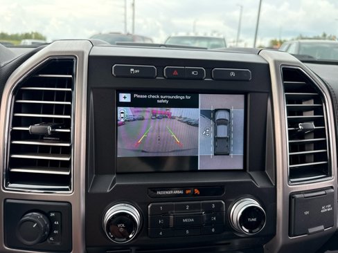 Used 2018 Ford F150 Platinum w/ Equipment Group 701A Luxury image 22