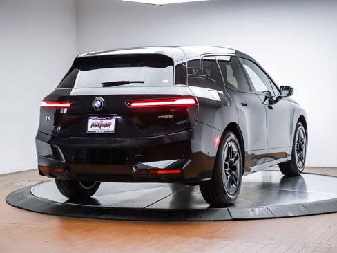 New 2026 BMW iX xDrive60 image 7