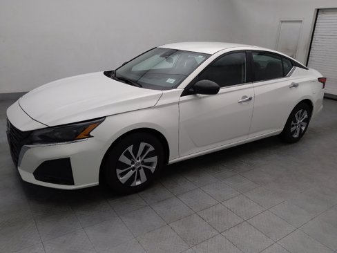 Used 2024 Nissan Altima 2.5 S image 2
