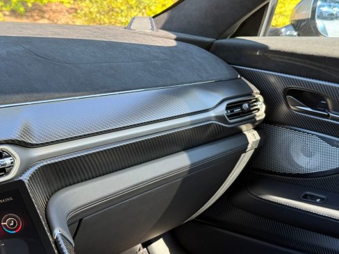 Used 2025 Aston Martin Vanquish image 33