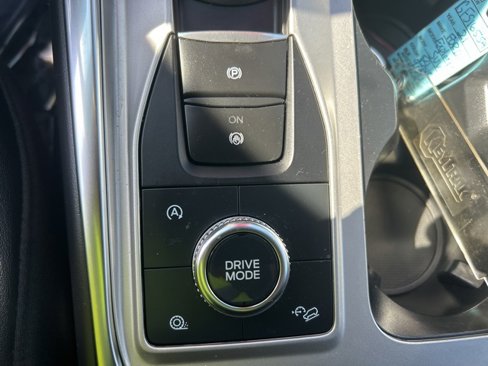 Used 2021 Ford Explorer XLT w/ Equipment Group 202A image 24
