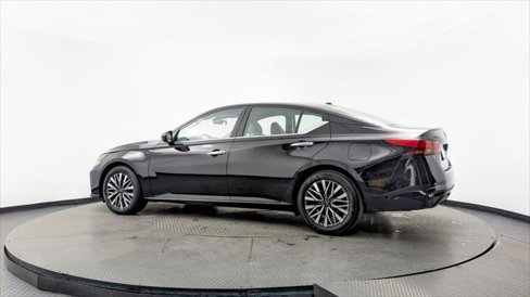 Used 2025 Nissan Altima 2.5 SV image 6