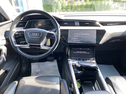 Used 2021 Audi e-tron Prestige w/ Prestige Package image 6