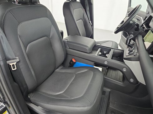 Certified 2024 Land Rover Defender 110 X-Dynamic SE image 10