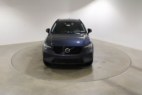 New 2026 Volvo XC40 B5 Core w/ Climate Package image 8