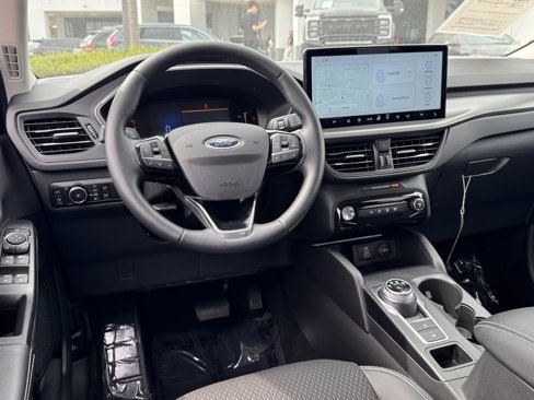 Used 2025 Ford Escape SE image 30