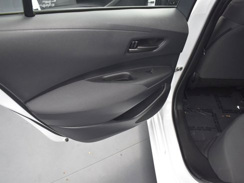 Used 2022 Toyota Corolla LE image 30