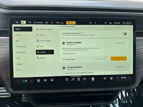 Used 2023 Rivian R1S Adventure image 57