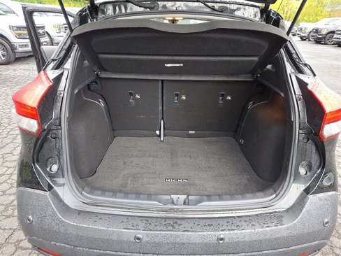 Used 2020 Nissan Kicks SV image 29