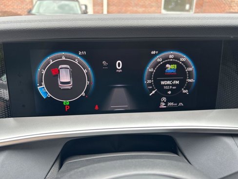New 2025 Volkswagen Tiguan SE R-Line image 12