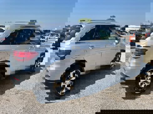 Used 2017 Mercedes-Benz GLC 300 image 4