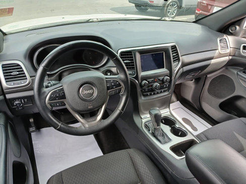 Used 2018 Jeep Grand Cherokee Laredo image 15