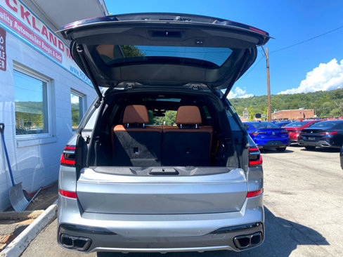 Used 2023 BMW X7 M60i w/ Executive Package image 11