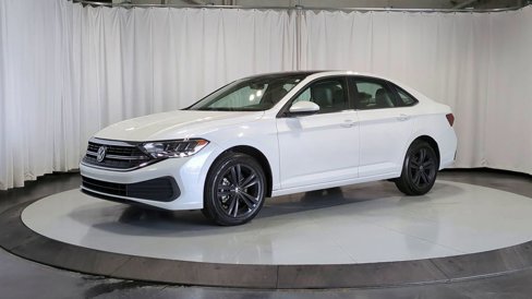 Used 2023 Volkswagen Jetta SE image 4