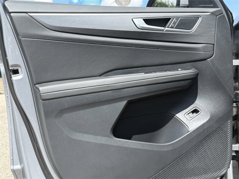 New 2025 Volkswagen Atlas Cross Sport SE image 14