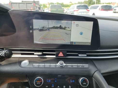 Used 2024 Hyundai Elantra SEL image 23