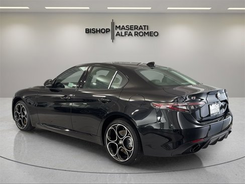 New 2025 Alfa Romeo Giulia AWD image 5