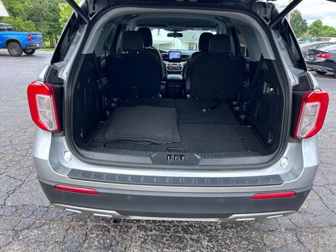Used 2023 Ford Explorer XLT w/ Equipment Group 202A image 5