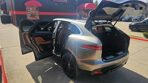 Used 2018 Jaguar F-PACE Portfolio image 18