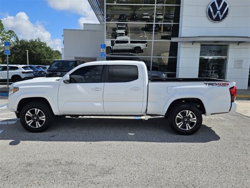 Used 2018 Toyota Tacoma TRD Sport image 3