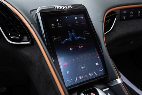 Used 2025 Ferrari Roma Spider image 44