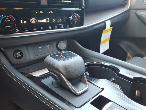 New 2026 Nissan Rogue Platinum image 19