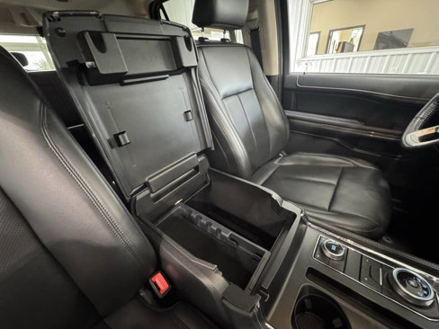 Used 2024 Ford Expedition XLT image 40