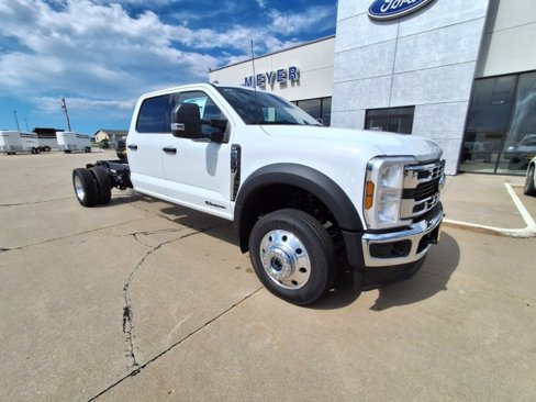 New 2025 Ford F550 4x4 Crew Cab image 2