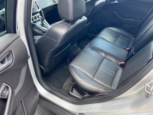 Used 2014 Ford Focus SE w/ Equipment Group 201A image 25