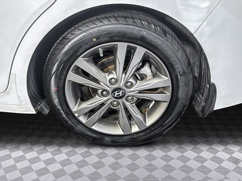 Used 2018 Hyundai Elantra SEL image 34