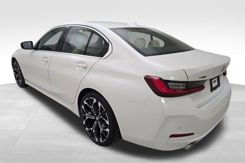 Certified 2025 BMW 330i xDrive Sedan w/ Convenience Package image 7