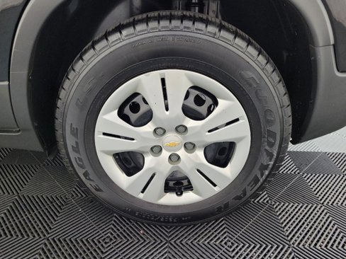 Used 2018 Chevrolet Trax LS image 31