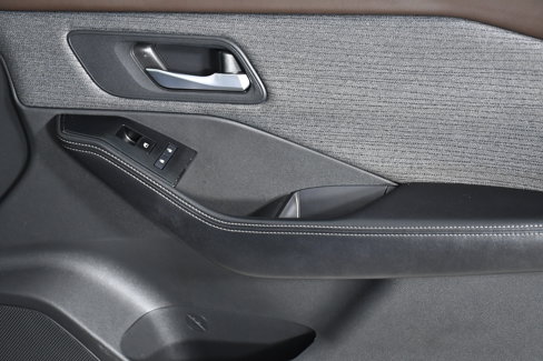 Used 2022 Nissan Rogue SV image 28